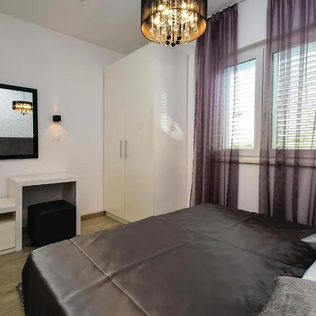 In With Sauna דירה