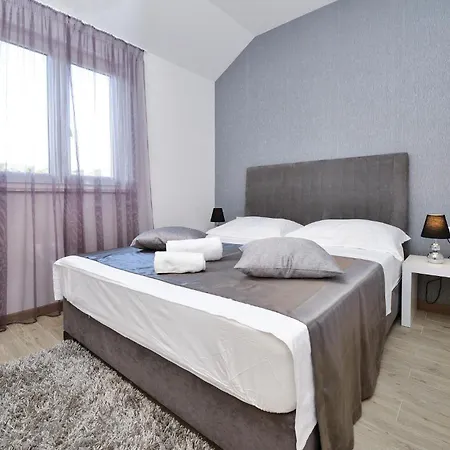 In Rogoznica With Sauna * Rogoznica (Sibenik-Knin)