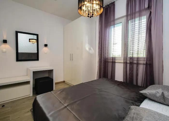 In With Sauna דירה